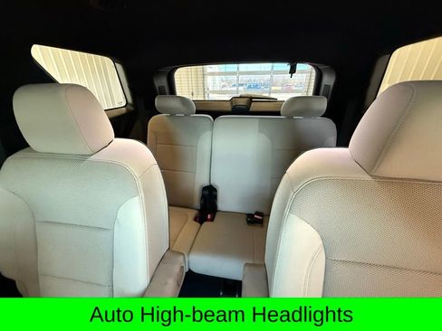 Used 2022 Chevrolet Traverse LT image 15