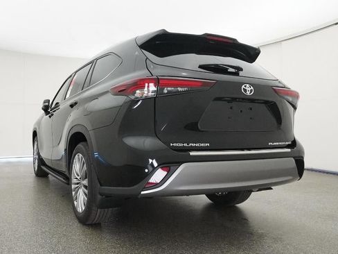 New 2026 Toyota Highlander Platinum image 57