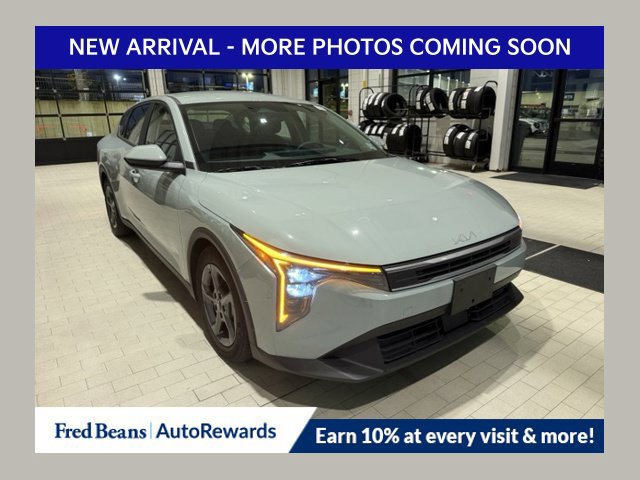 Used 2025 Kia K4 FWD image 1