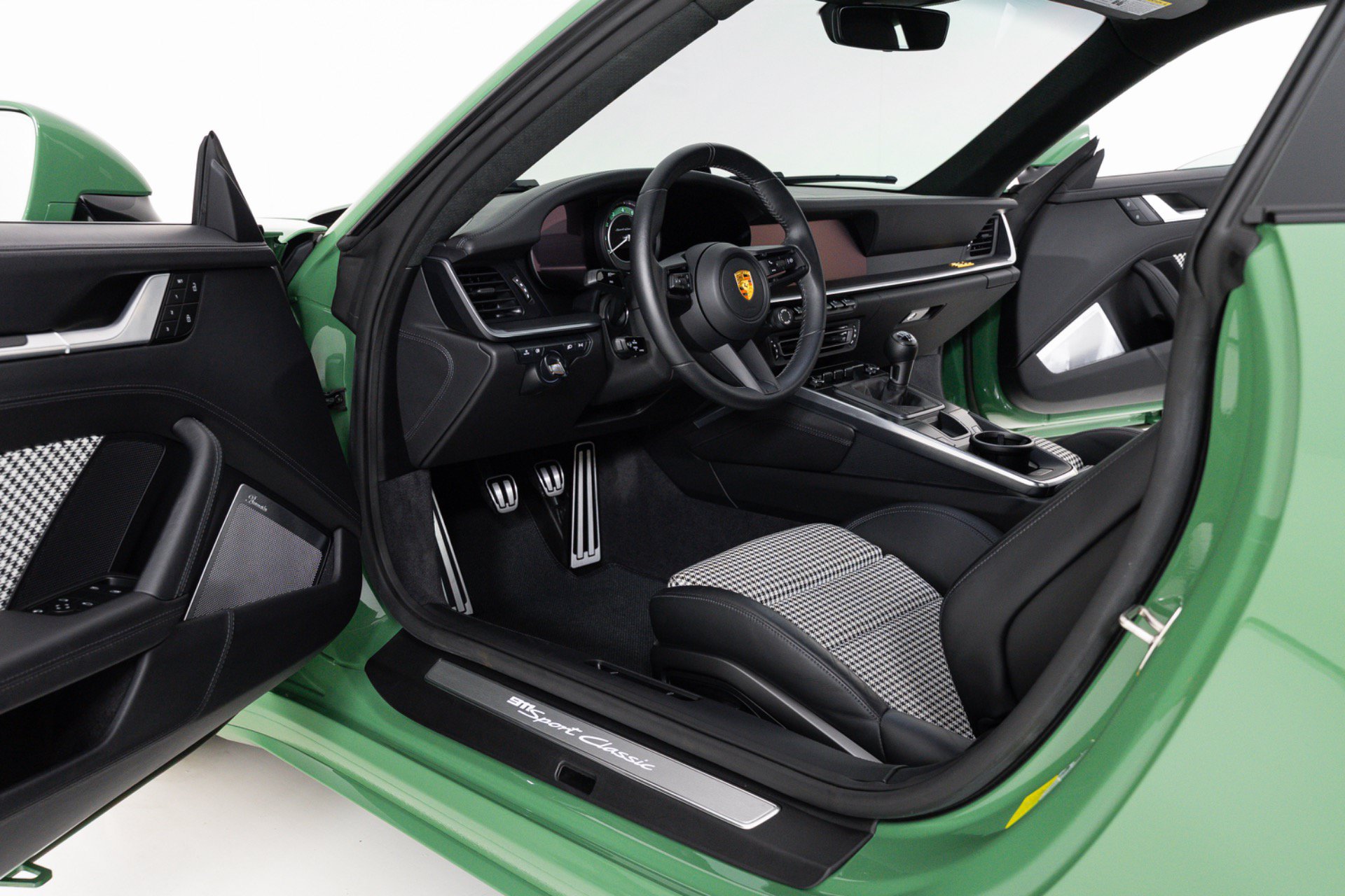 Used 2023 Porsche 911 Sport Classic RWD image 14