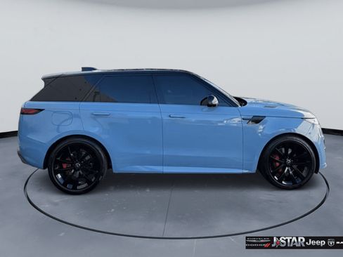 Used 2025 Land Rover Range Rover Sport Dynamic SE AWD/4WD image 4