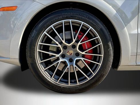 Used 2022 Porsche Cayenne GTS AWD/4WD image 33