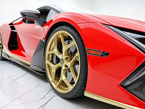 Used 2025 Lamborghini Revuelto AWD/4WD image 27