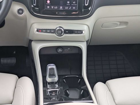 Used 2026 Volvo XC40 B5 Plus AWD/4WD image 20