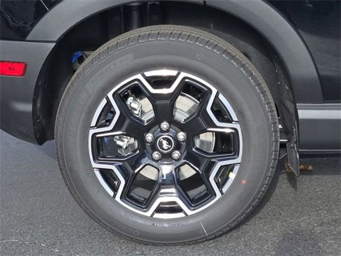 New 2025 Ford Bronco Sport Outer Banks w/ Outer Banks Tech Package+ image 9