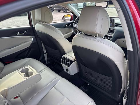 Used 2019 Genesis G70 2.0T Advanced image 27