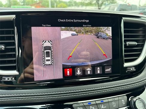 New 2025 Chrysler Pacifica Select image 3