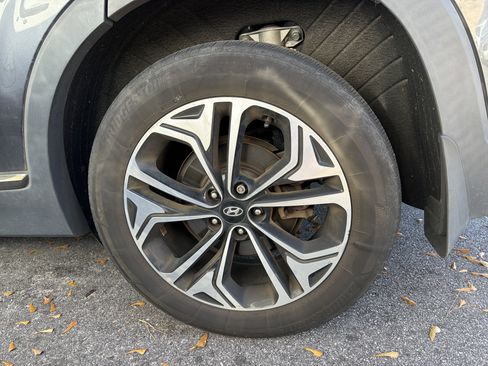 Used 2020 Hyundai Santa Fe Limited w/ Cargo Package image 15