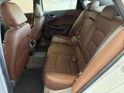 Used 2018 Chevrolet Malibu LT w/ Leather Package FWD image 23
