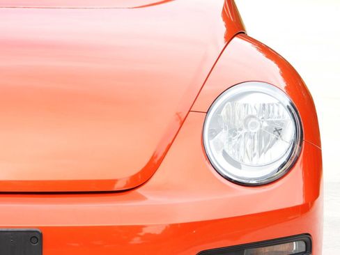 Used 2019 Volkswagen Beetle 2.0T SE FWD image 26