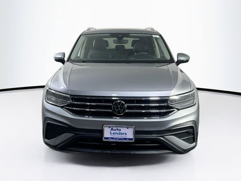 Used 2023 Volkswagen Tiguan SE image 2