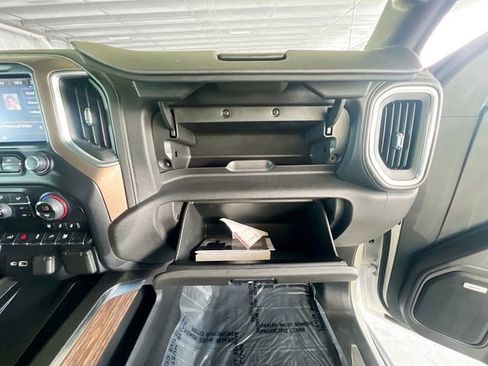 Used 2022 Chevrolet Silverado 1500 High Country image 31