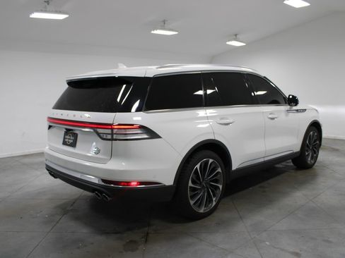 Used 2022 Lincoln Aviator Reserve w/ Equipment Group 201A AWD/4WD image 9