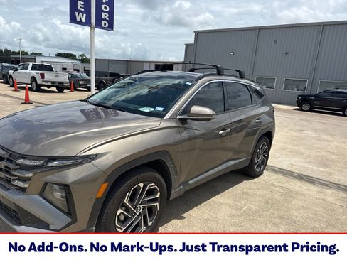 Used 2025 Hyundai Tucson Limited AWD/4WD image 1