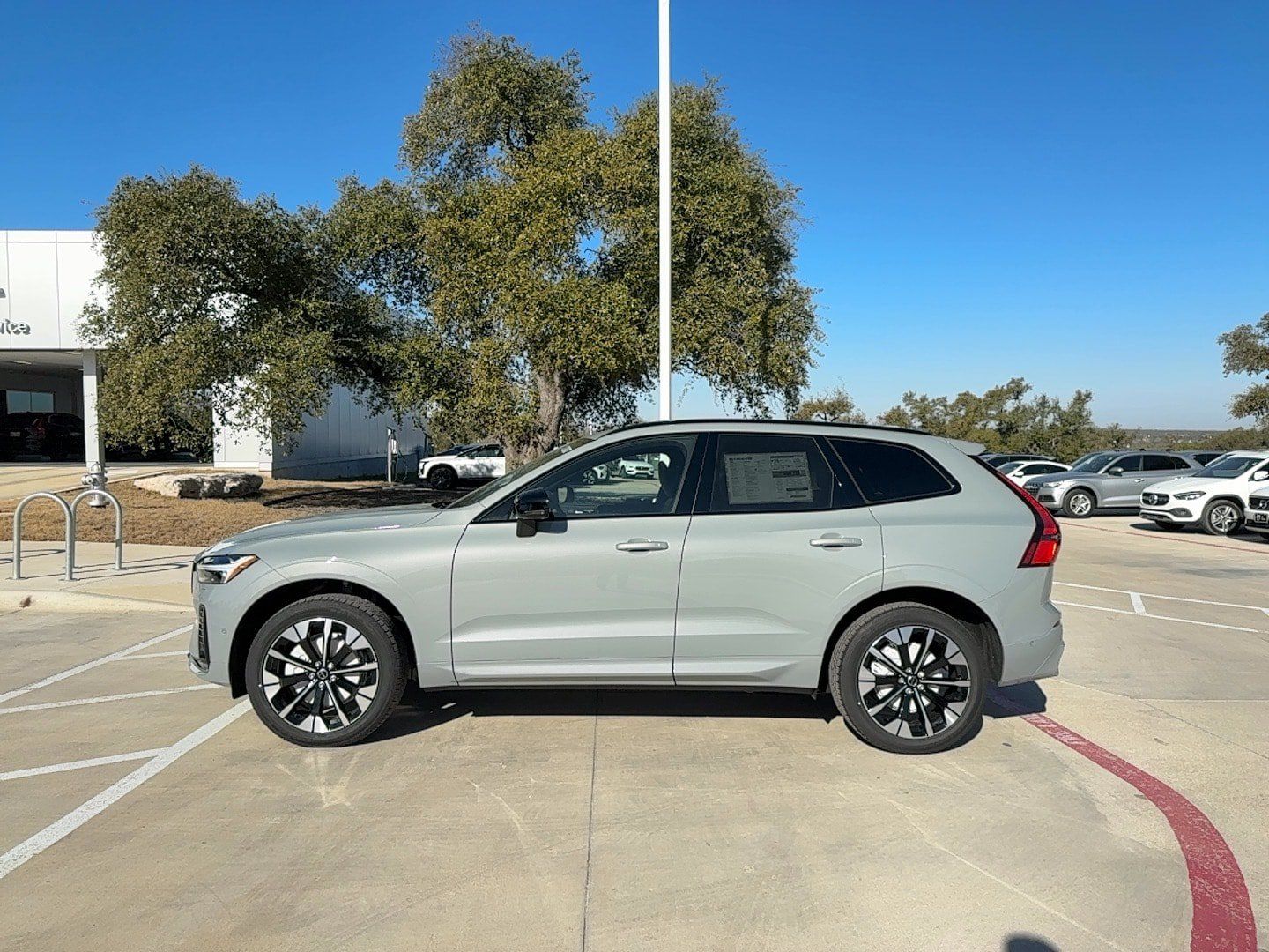 New 2026 Volvo XC60 B5 Plus w/ Protection Package Premier AWD/4WD image 3