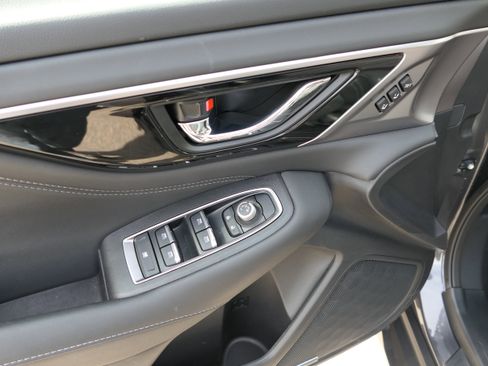 Certified 2025 Subaru Outback Limited image 13