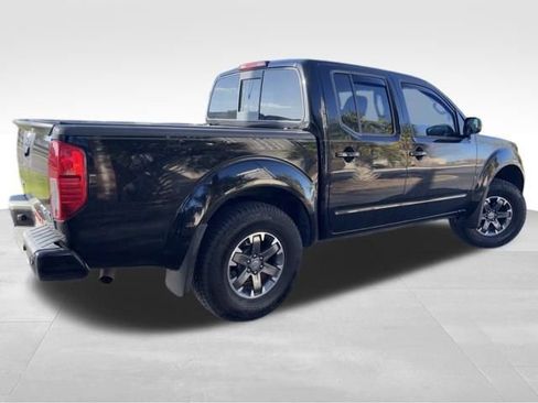 Used 2016 Nissan Frontier PRO-4X image 10