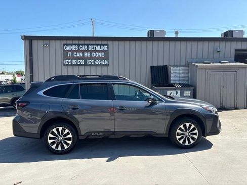 Used 2023 Subaru Outback Limited AWD/4WD image 8