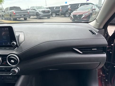 Used 2025 Nissan Sentra SV FWD image 18