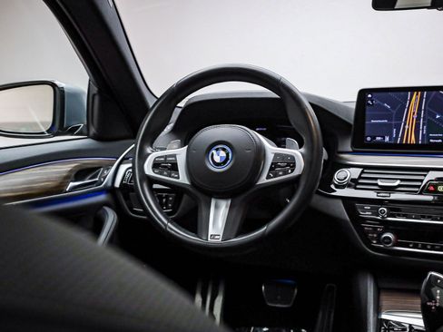 Used 2023 BMW 530e w/ M Sport Package RWD image 16