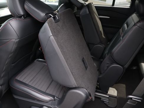 Used 2025 Ford Explorer ST-Line w/ ST-Line Street Pack AWD/4WD image 14