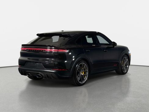 Used 2024 Porsche Cayenne Turbo GT AWD/4WD image 3