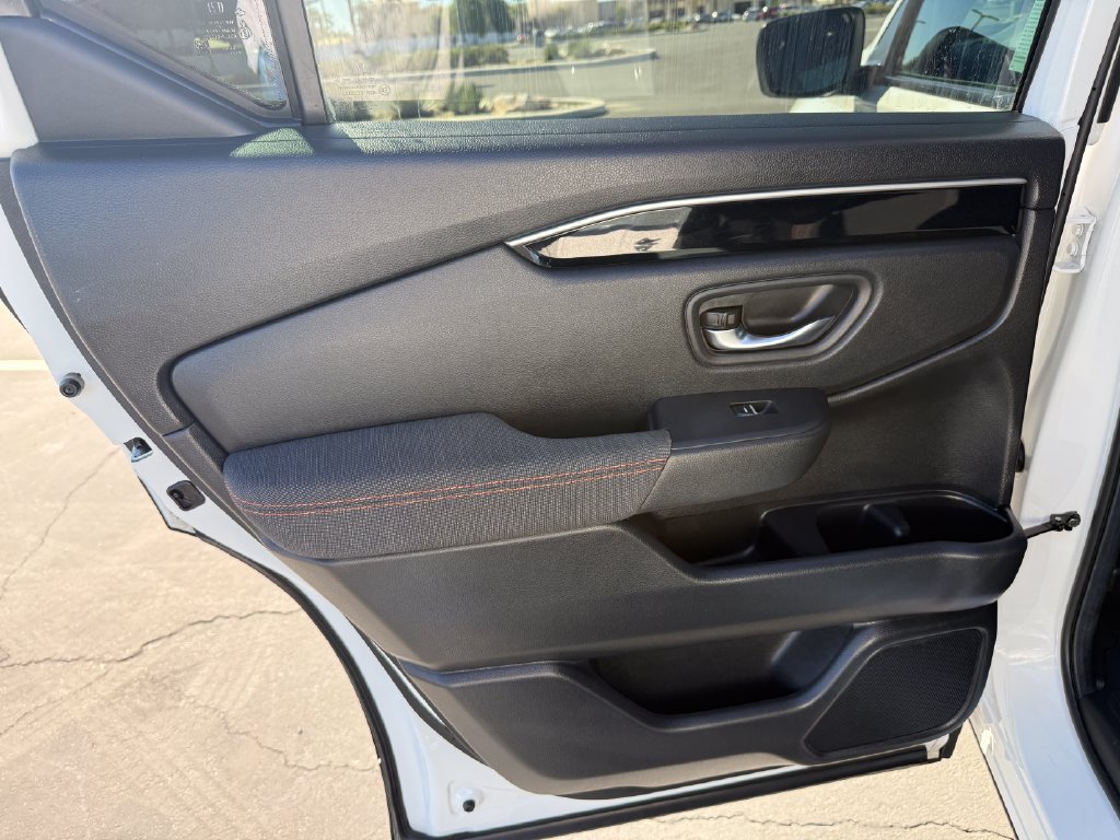 Certified 2025 Honda Pilot Sport image 12