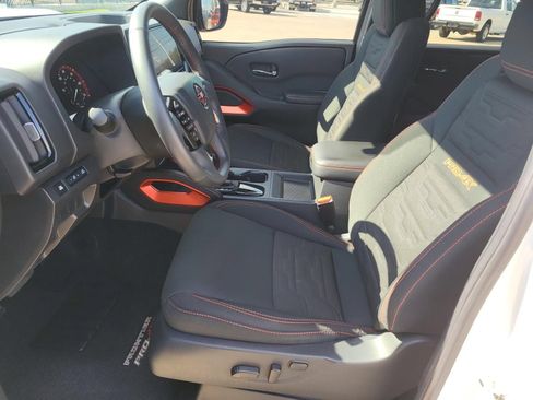 Used 2025 Nissan Frontier PRO-4X AWD/4WD image 23