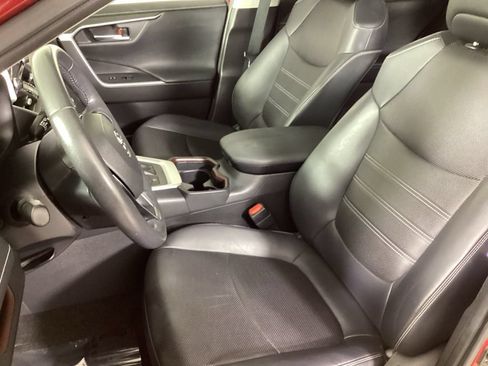 Used 2020 Toyota RAV4 Limited AWD/4WD image 12