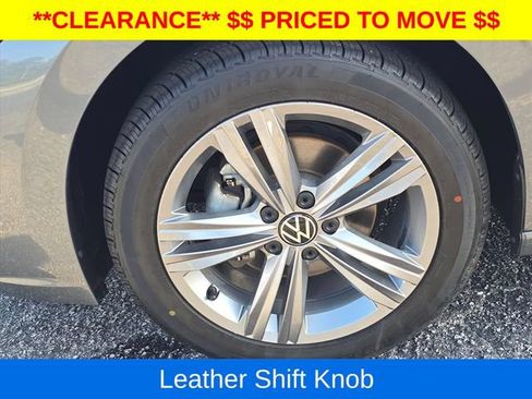 Used 2024 Volkswagen Jetta SE FWD image 32