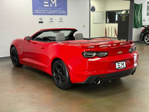 Used 2020 Chevrolet Camaro LT RWD image 5