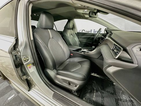Used 2019 Toyota Camry XSE FWD image 33