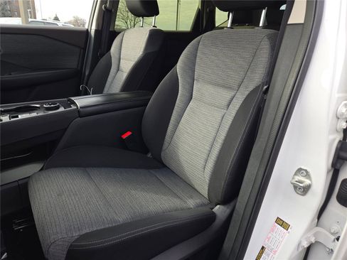 Used 2023 Nissan Rogue SV image 28