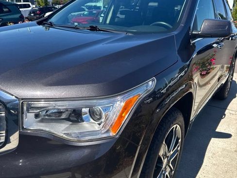 Used 2017 GMC Acadia Denali w/ Technology Package AWD/4WD image 9