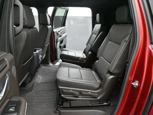 Used 2023 GMC Yukon XL Denali AWD/4WD image 18