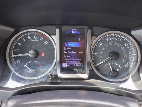 Used 2023 Toyota Tacoma SR5 RWD image 12