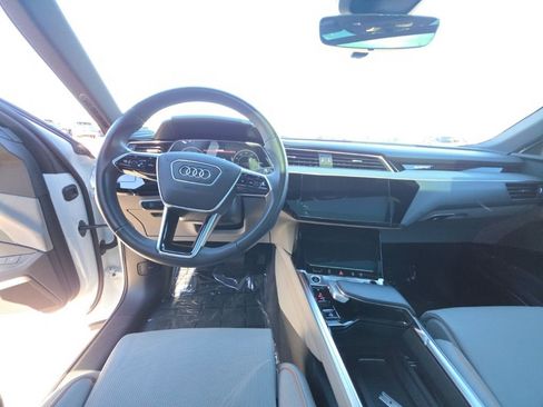 Used 2024 Audi Q8 e-tron Prestige w/ Prestige Package image 12