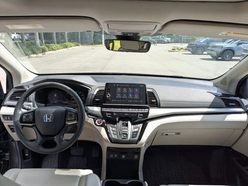 Certified 2025 Honda Odyssey Touring image 16