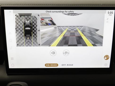 Used 2025 Land Rover Defender 110 S image 12