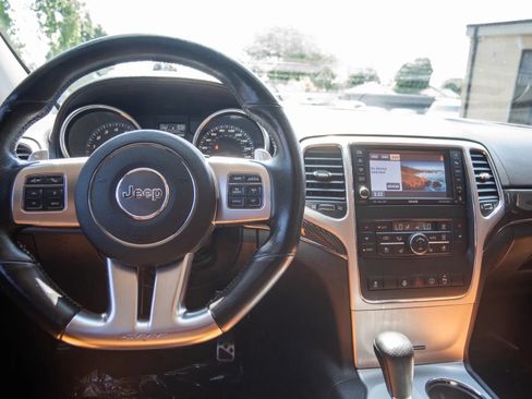 Used 2013 Jeep Grand Cherokee SRT8 w/ Luxury Group II AWD/4WD image 19