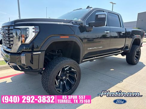 Used 2024 GMC Sierra 2500 Denali Ultimate AWD/4WD image 3
