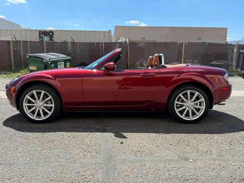 Used 2006 MAZDA MX-5 Miata Grand Touring w/ Premium Pkg RWD image 6