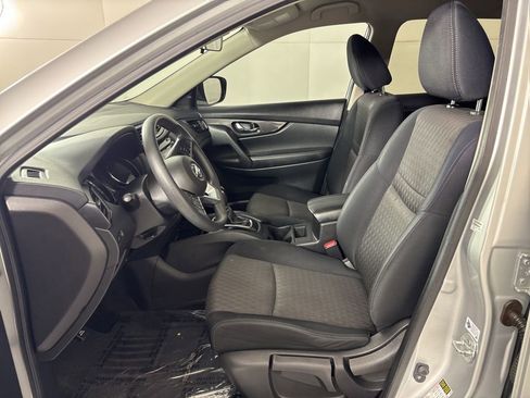 Used 2017 Nissan Rogue S AWD/4WD image 27