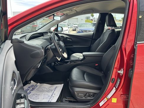 Certified 2018 Toyota Prius Prime Premium FWD image 13