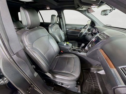 Used 2018 Ford Explorer Limited AWD/4WD image 31