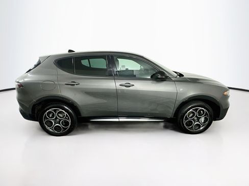 Used 2024 Alfa Romeo Tonale Ti w/ Premium Interior Package AWD/4WD image 10