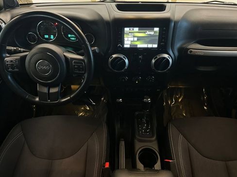 Used 2013 Jeep Wrangler Unlimited Sahara w/ Connectivity Group AWD/4WD image 13