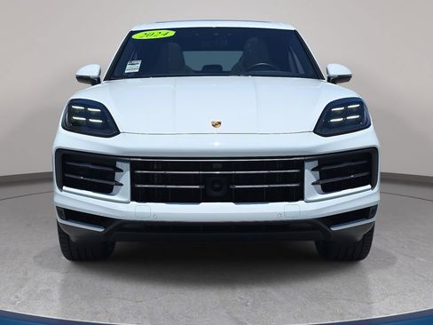 Used 2024 Porsche Cayenne AWD/4WD image 3