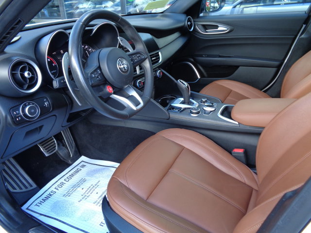 Used 2022 Alfa Romeo Giulia Ti AWD/4WD image 11
