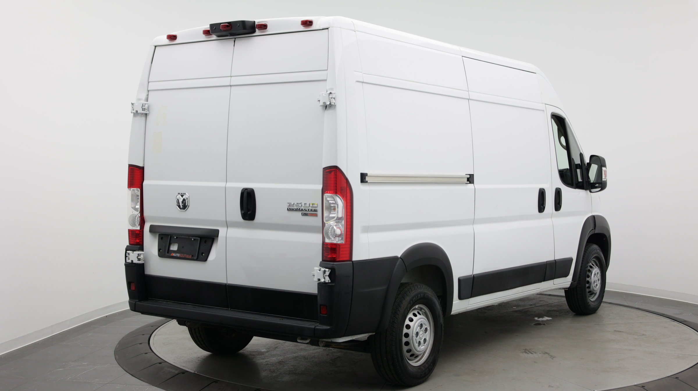 Used 2024 RAM ProMaster 2500 w/ Convenience Group FWD image 7